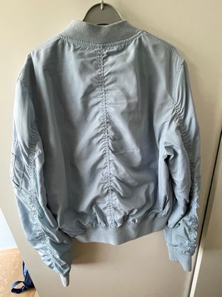 Chaqueta bomber azul