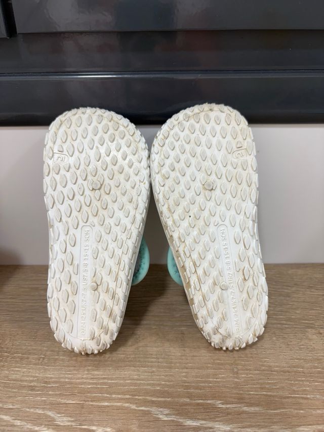 Escarpines cangrejeras bebé Nabaiji T24/25