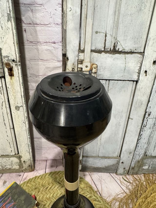 Posacenere da appoggio nero vintage