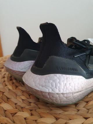 Zapatillas Adidas Ultraboost 21W . T 38,5.