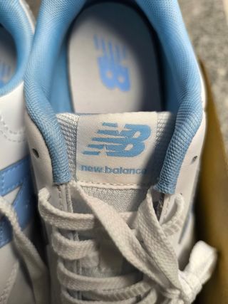 Zapatillas New Balance Blancas y Azul