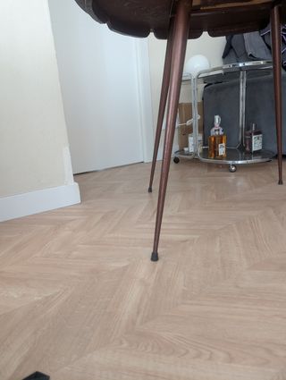 Tavolo rotondo anni '70 in Formica