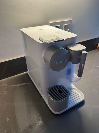 Cafetera Nespresso Lattissima One