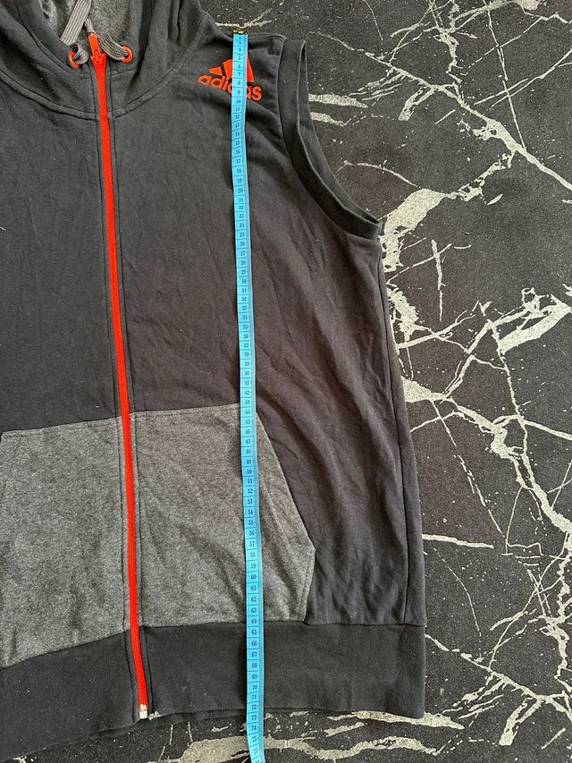 Sudadera sin mangas Adidas gris y negra