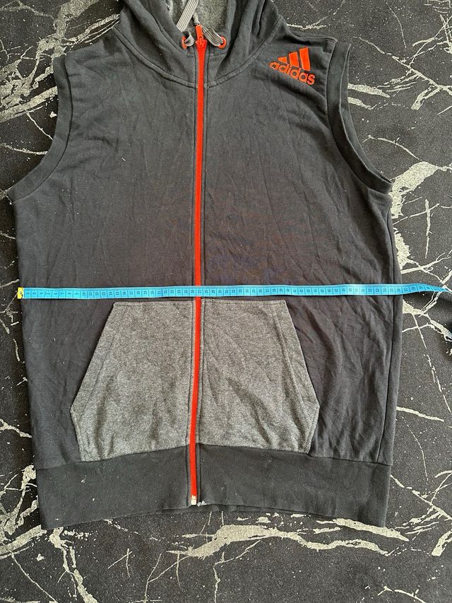 Sudadera sin mangas Adidas gris y negra