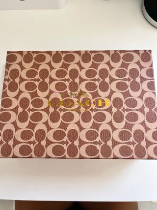 Bolso Coach Beige y Marrón con accesorio