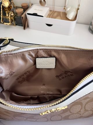 Bolso Coach Beige y Marrón con accesorio