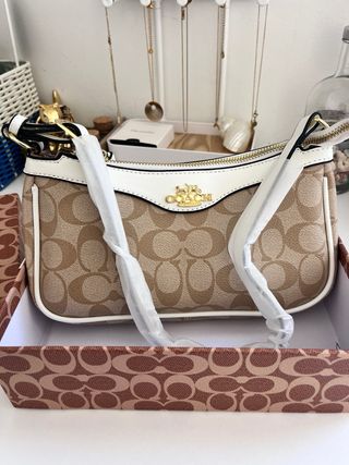 Bolso Coach Beige y Marrón con accesorio