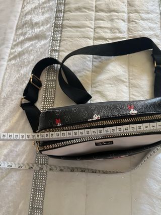 Bandolera Disney Negra y Beige