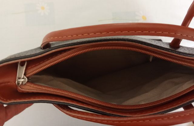 Bolso Negro y Marrón