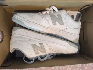 Zapatillas New Balance Unisex Blancas y Grises