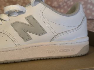 Zapatillas New Balance Unisex Blancas y Grises