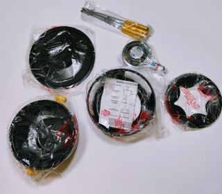 Set fondue negro con tenedores y accesorios