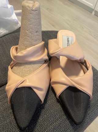 Zapatos DIMIKEL Beige y Negro