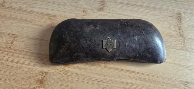 Antiguas gafas con funda Tercer Reich