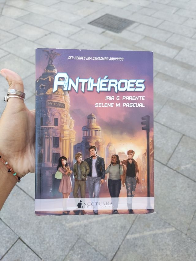 Antihéroes (Literatura Mágica) (Spanish Edition)