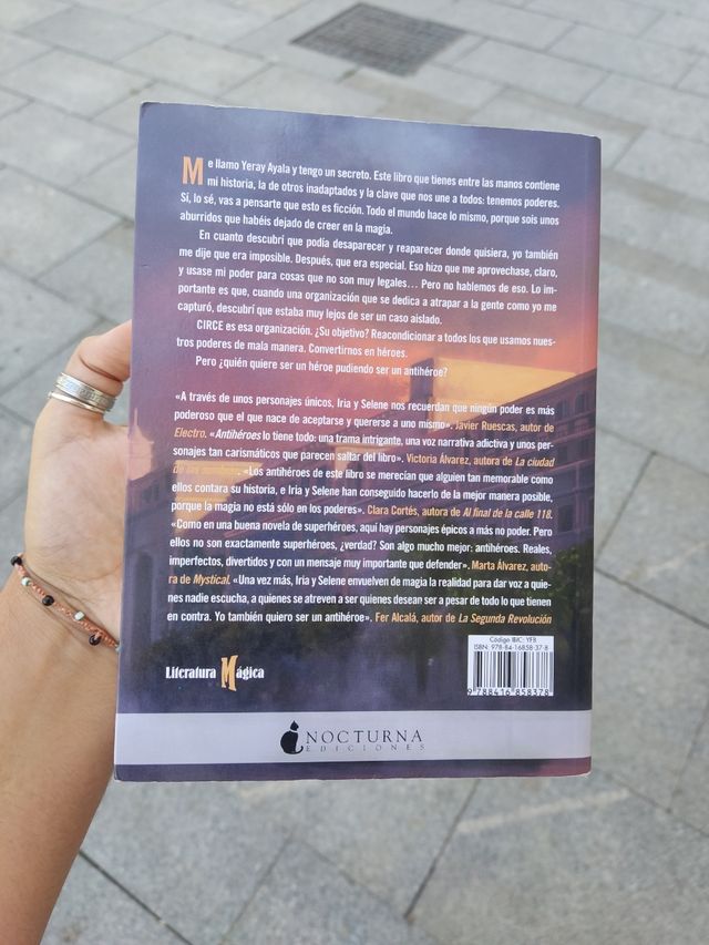 Antihéroes (Literatura Mágica) (Spanish Edition)