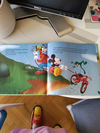 Mira por donde saltas -los tres cerditos.