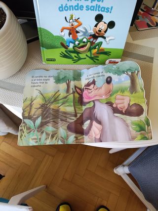 Mira por donde saltas -los tres cerditos.