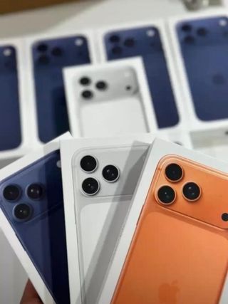 iPhone 17 Pro Max Azul y Naranja y blanco