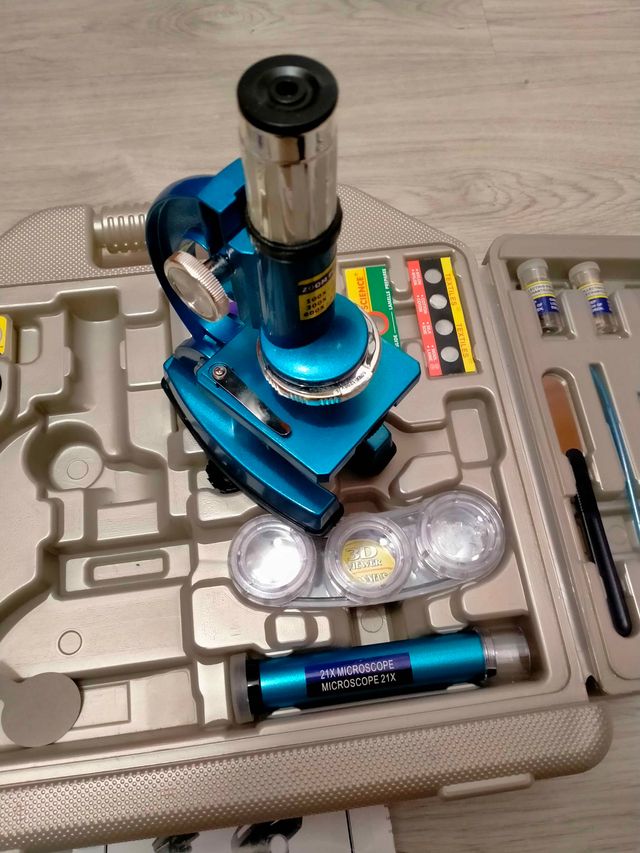 Kit Microscopio de juguete completo