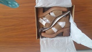 Sandalia tacón Merkal beige/marrón Talla 39