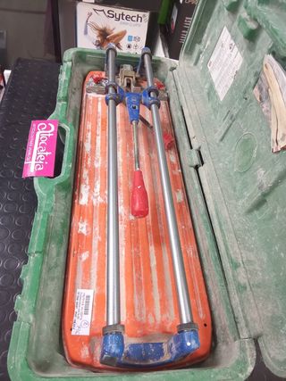 Corta azulejos Rubi TS-50.