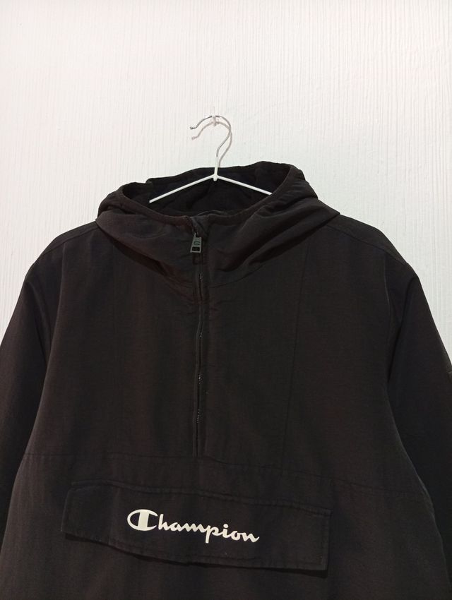 Sudadera Champion Vintage Negra con forro polar L de segunda mano