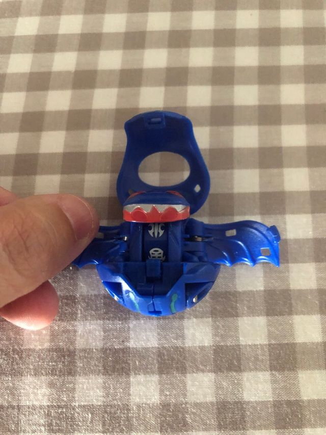 Bakugan blu con ali