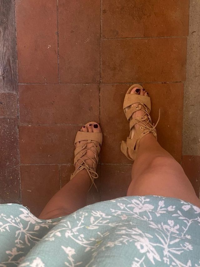 Sandali stringati beige