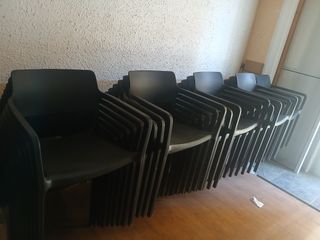 Gangazo Terraza 44 sillas negras y 11  mesas