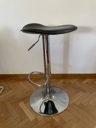 Mesa alta y silla alta