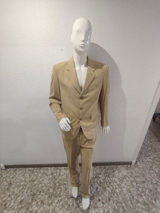 Traje de hombre marca M&H