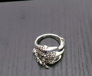 Anello artiglio regolabile