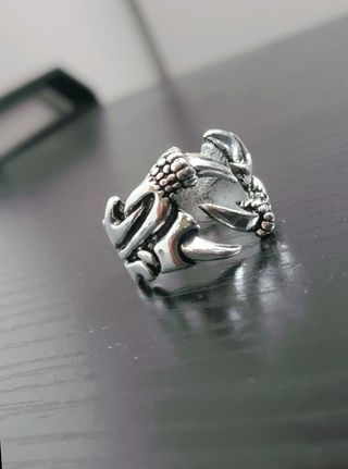 Anello artiglio regolabile