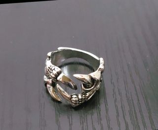 Anello artiglio regolabile