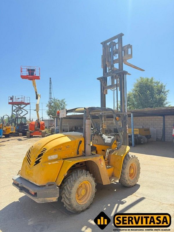 CARRETILLA ELEVADORA 4×4 UROMAC