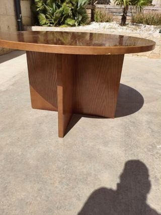 Mesa redonda de madera