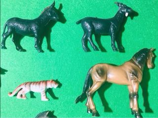 Lote 27 animales de plástico