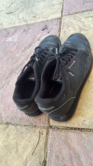 Zapatos Reebok Negras COMO NUEVAS