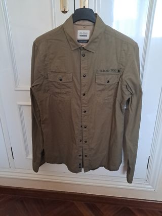 Camisa verde militar algodón hombre Talla M. 