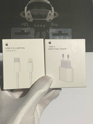 Apple Alimentatore 20W + Cavo Lightning
