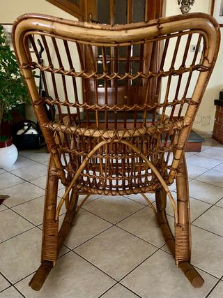 Sedia a dondolo vintage vimini/rattan