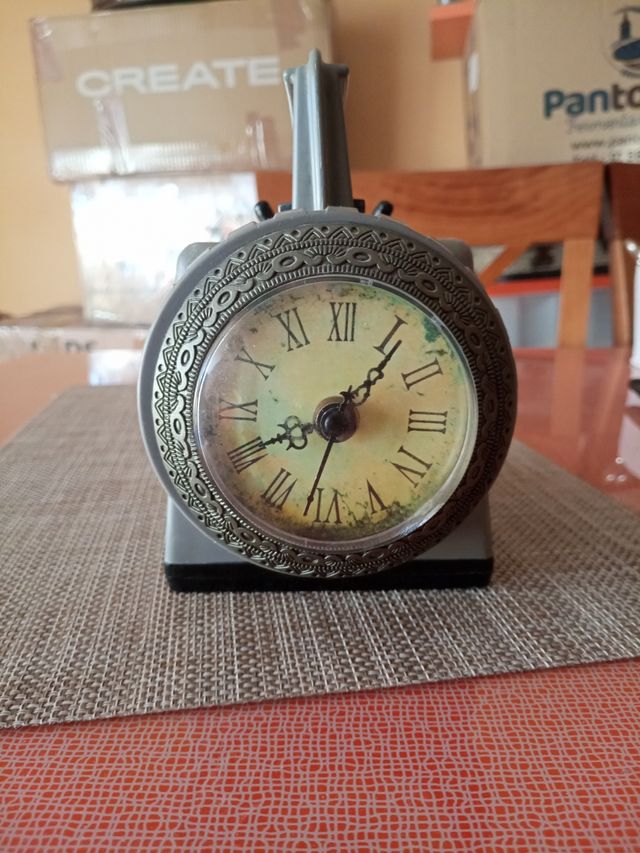 Lampada ferroviaria con orologio