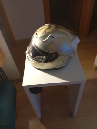Casco de moto integral plateado