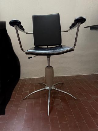 Sgabello design nero e beige