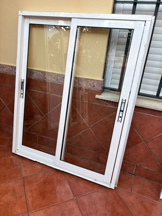 VENTANA de ALUMINIO CORREDERA 