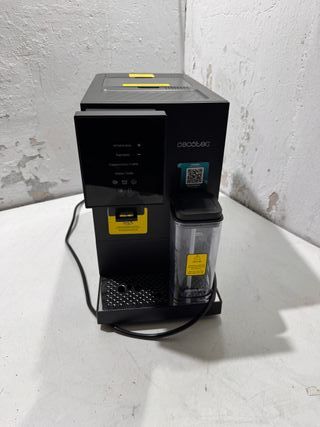 Cafetera Cecotec Cremmaet Compactc Superautomática