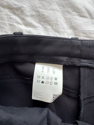 Pantalón Hugo Boss negro de vestir