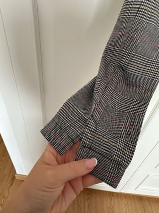 Pantalones de cuadros grises